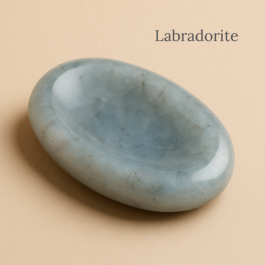 Pierre apaisante en labradorite – Protection & recharge sensorielle